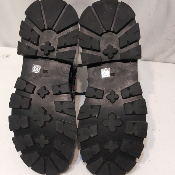 Betsey Johnson Black Johnny Tin Can Rose Combat Boots 3" Heels Size 10 - Picture 6 of 9